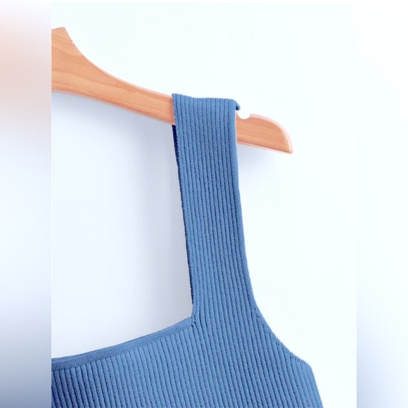 Verdusa Women's Square Neck Sleeveless Solid Ribbed Knit Crop Top Tank - Picture 3 of 4